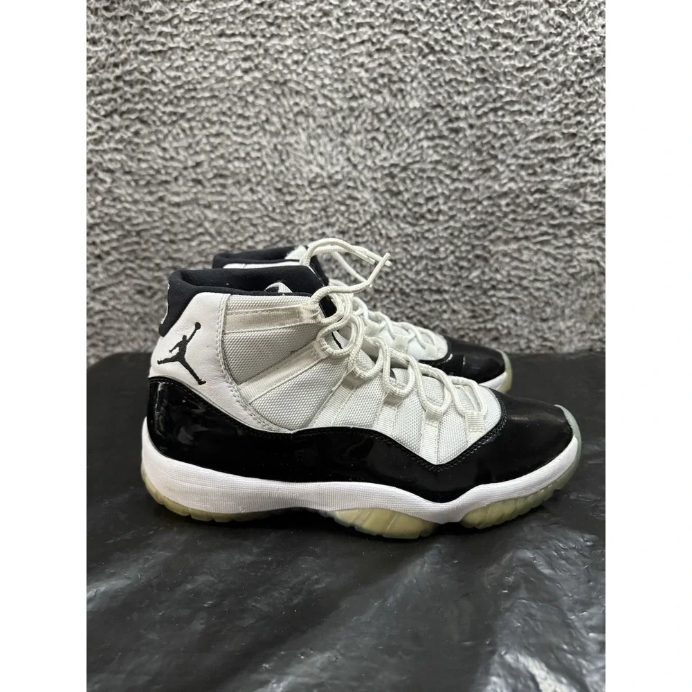 Size 9‎ - Jordan 11 Retro High Concord